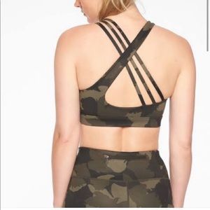 Athleta Run Free sports bra green camo XL